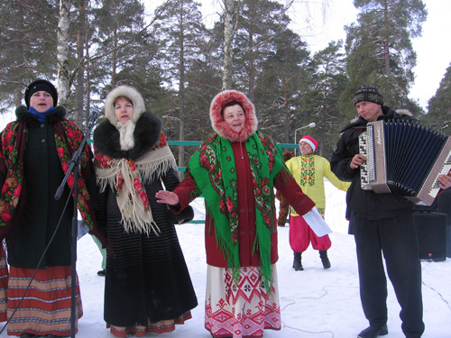 На  Масленіцу сенненцы будзілі мядзведзя.