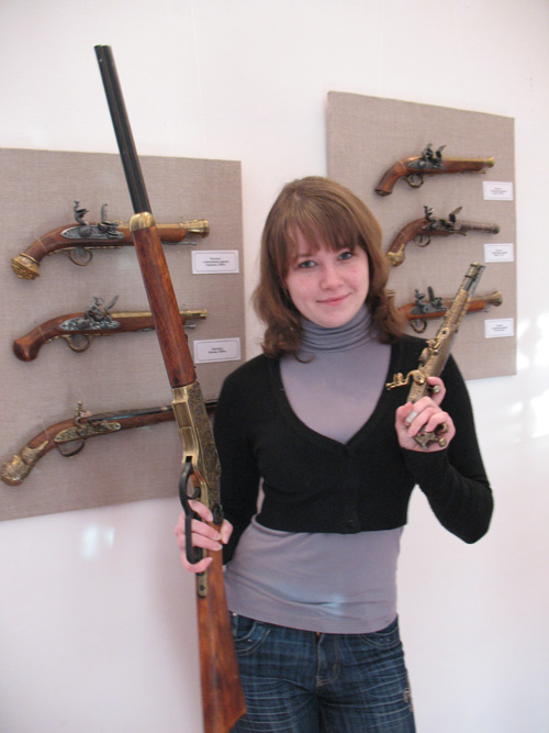 Под дулом оружейного искусства. В Сенненском краеведческом музеи продают оружие!