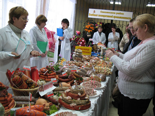 Колбаска и копчёности –  сделано в Сенно