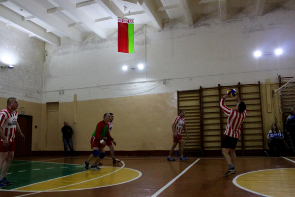 Фотоотчёт c очередных игр чемпионата Сенненского района по волейболу
