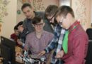 Создавать роботов на основе конструктора для программирования учат в Сенненском районном центре детей и молодёжи Создавать роботов на основе конструктора для программирования учат в Сенненском районном центре детей и молодёжи