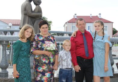 Супруги Игорь и Инна Каминские из Сенно отметили 15-летний юбилей совместной жизни Супруги Игорь и Инна Каминские из Сенно отметили 15-летний юбилей совместной жизни