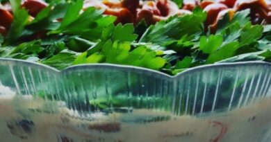 Рецептом вкуснейшего салата салата «Жар-Птица» поделилась сенненка Инга Курс