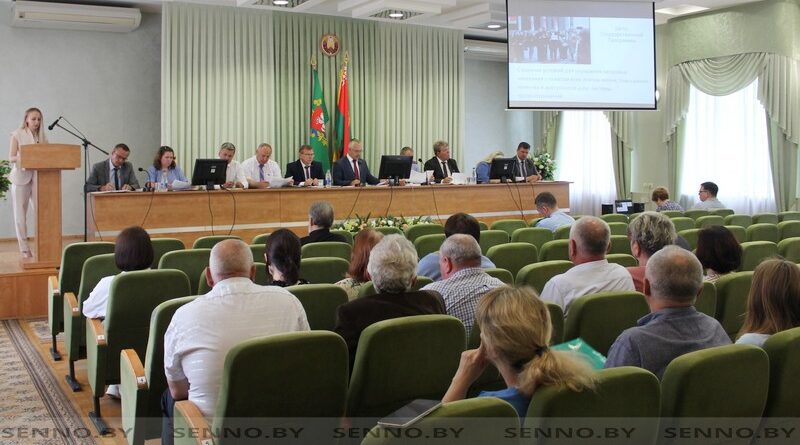Состоялось очередное заседание райисполкома под руководством председателя Олега Макаревича с участием прокурора района Олега Антоненко