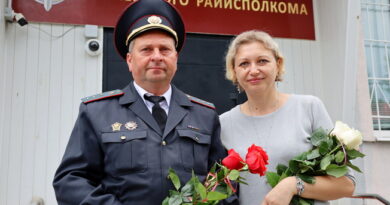 В Сенненском РОВД проводили на заслуженный отдых милиционера-водителя Александра Касатика