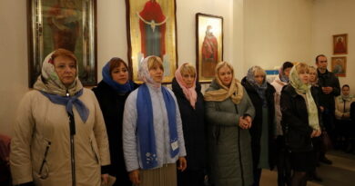 В храме Николая Чудотворца прошло торжественное богослужение