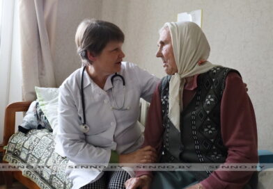 Медицинская сестра ОКП аг. Богданово относится к своим подопечным, как к родным