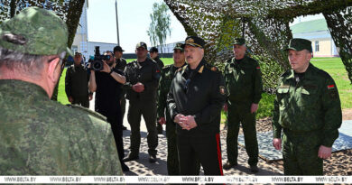 Военная тематика в центре внимания. Лукашенко приехал к ракетчикам в Осиповичский район Военная тематика в центре внимания. Лукашенко приехал к ракетчикам в Осиповичский район