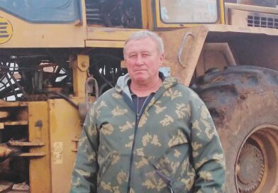 В ОАО «Литусово» на погрузке органики задействован опытный механизатор Александр Миронович