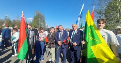 Делегация Сенненского района посетила мемориальный комплекс «Прорыв»