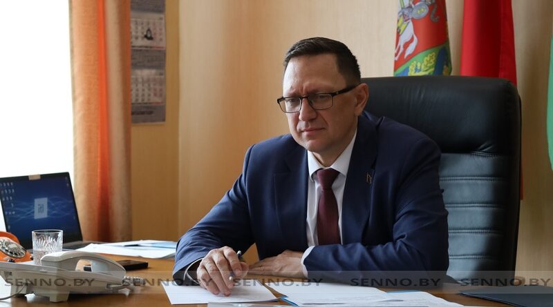 Личный прием граждан и «прямую телефонную линию» в Сенно провел Дмитрий Баско Личный прием граждан и «прямую телефонную линию» в Сенно провел Дмитрий Баско