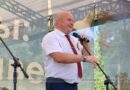 Праздник продолжился торжественным мероприятием ”Квітней, Радзіма, пад блакітным небам!“ в парке 40-летия Победы Праздник продолжился торжественным мероприятием ”Квітней, Радзіма, пад блакітным небам!“ в парке 40-летия Победы