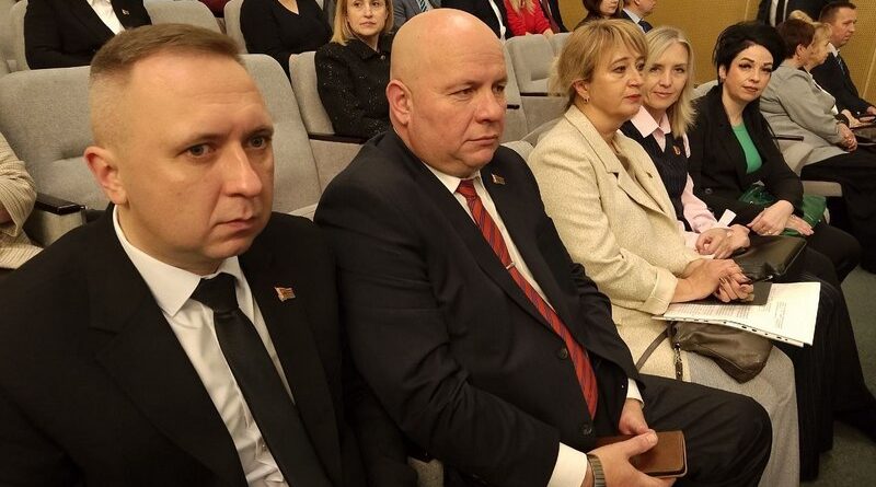 В Витебске состоялось заседание областного исполнительного комитета под руководством и.о. председателя Витебского облисполкома Сергея Левковича
