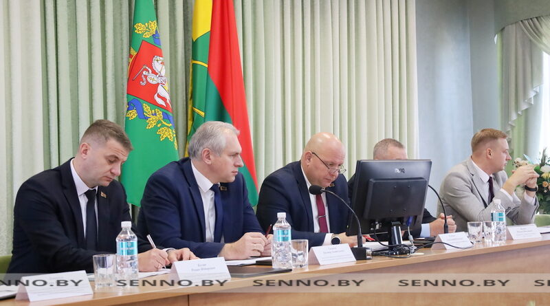 Вопросы рационального использования земельных ресурсов стали темой заседания Сенненского районного исполнительного комитета, которое провел председатель райисполкома Александр Клячин Вопросы рационального использования земельных ресурсов стали темой заседания Сенненского районного исполнительного комитета, которое провел председатель райисполкома Александр Клячин